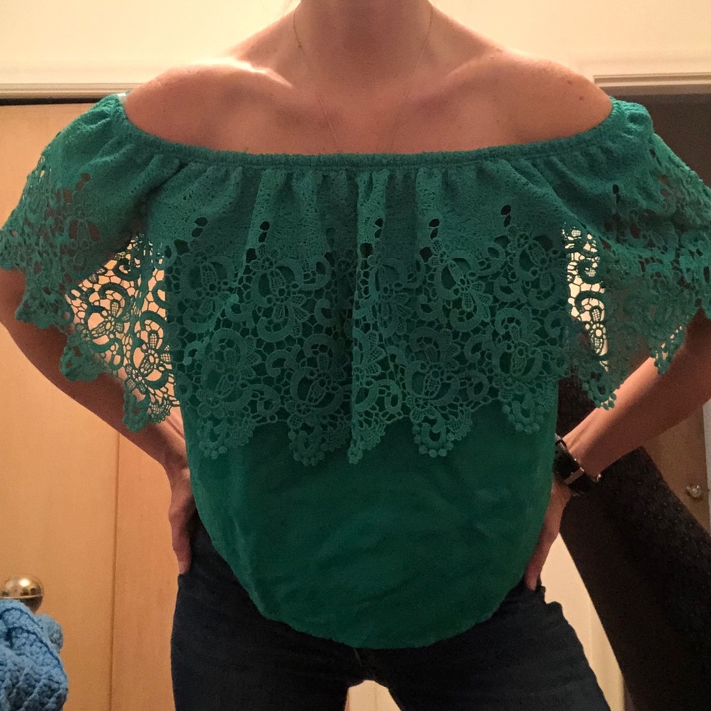Off the shoulder Kelley green ruffle top, Size M - Picture 2 of 7